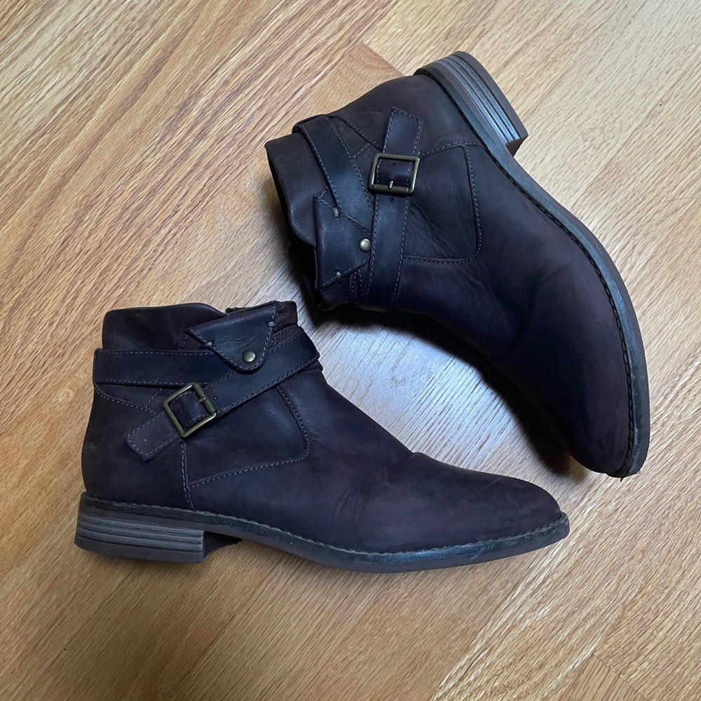 CLARKS Twin Set - Women's Suede and Leather Ankle Boots - Size 7 - Picture 12 of 16